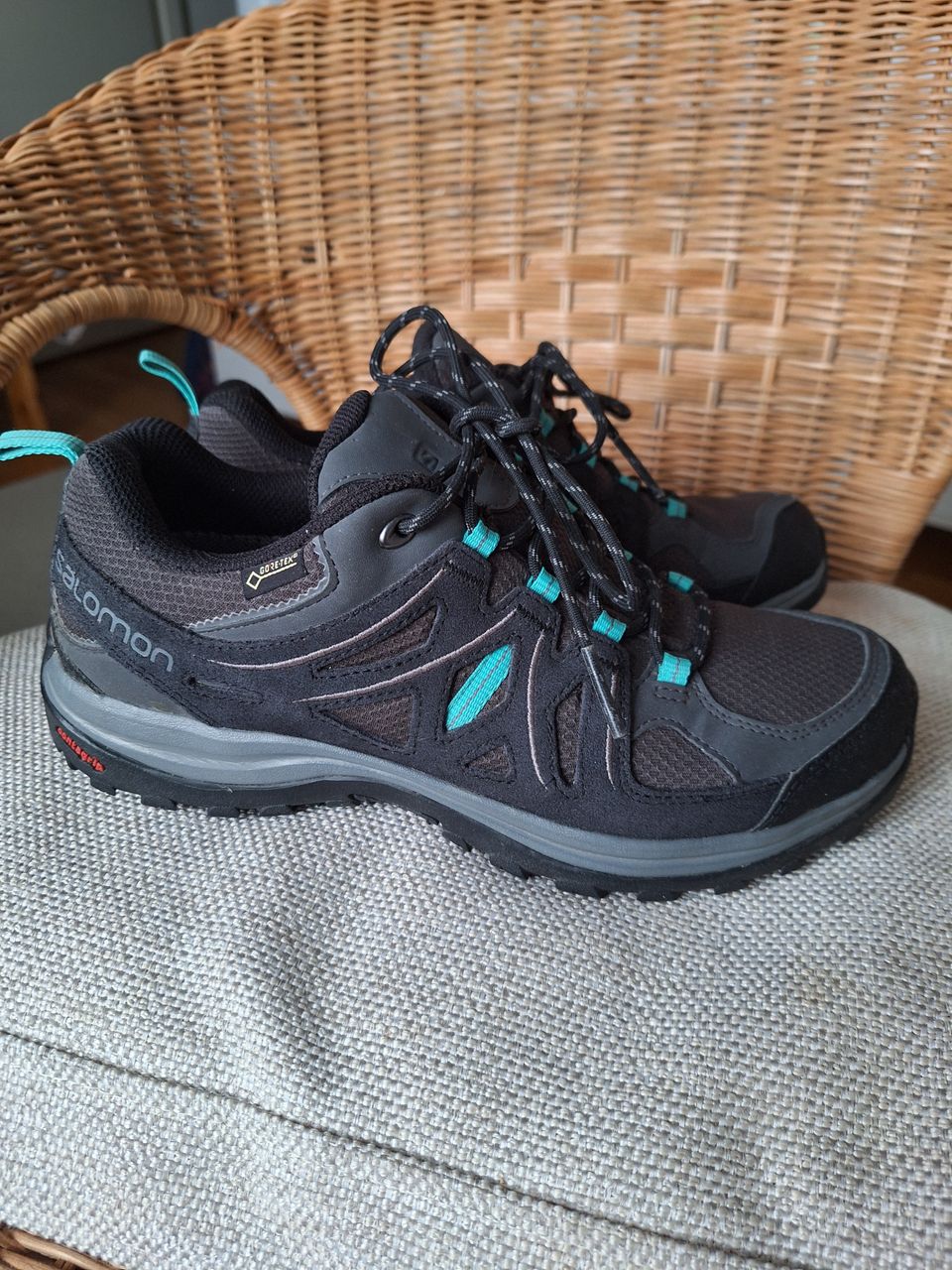 Salomon gore tex lenkkarit