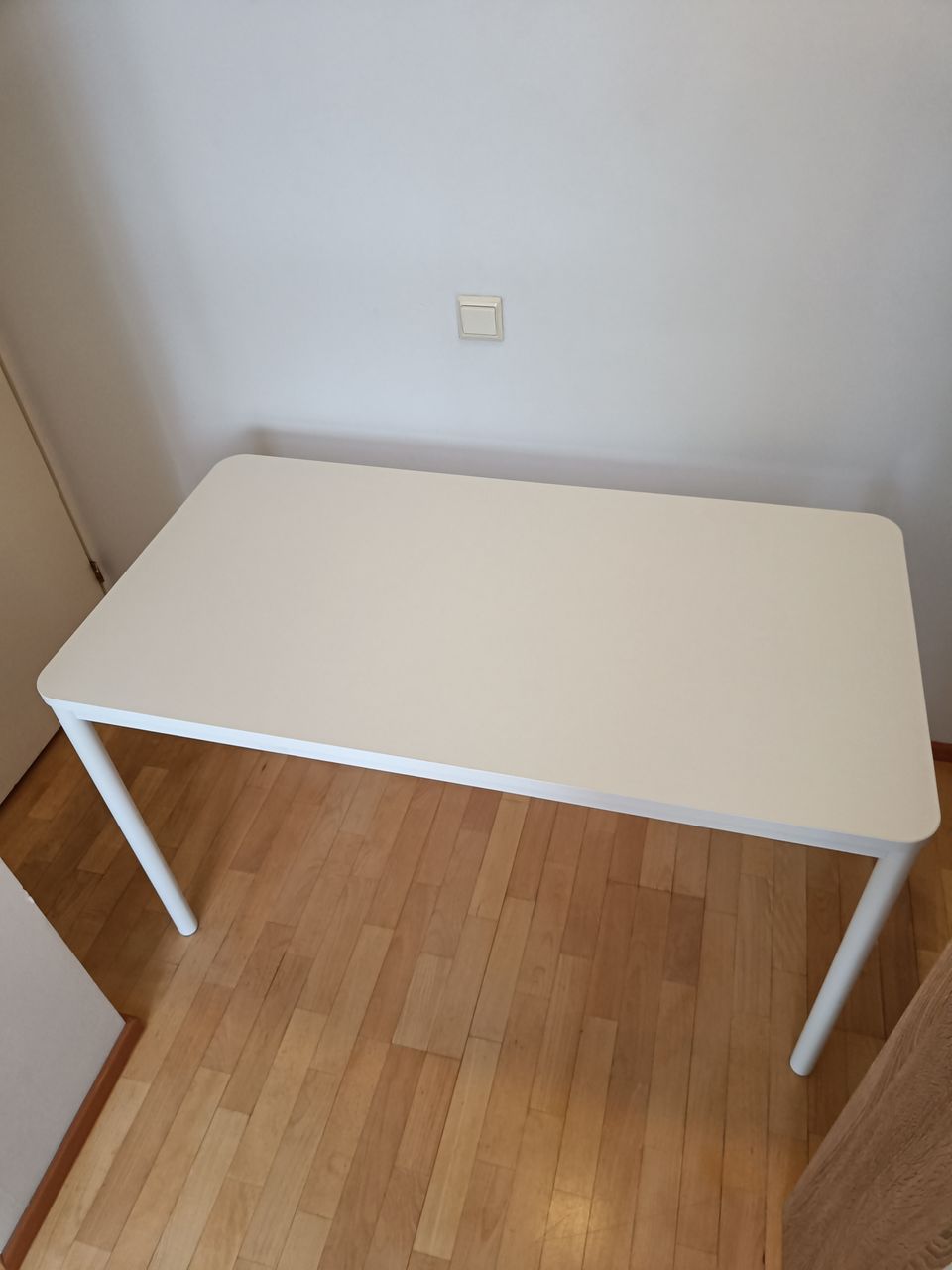 Ikea Tommaryd työpöytä 130x70
