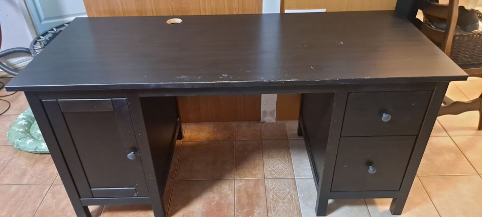 Ikea Hemnes kirjoituspöytä (massiivipuuta)