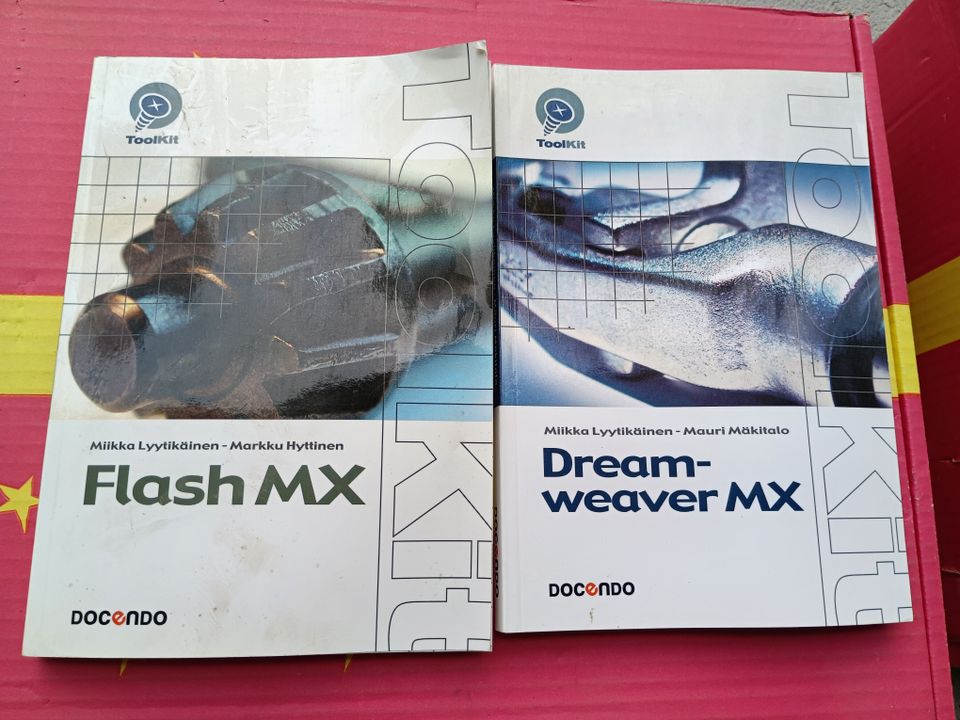 Dreamweaver MX & Flash MX Toolkit