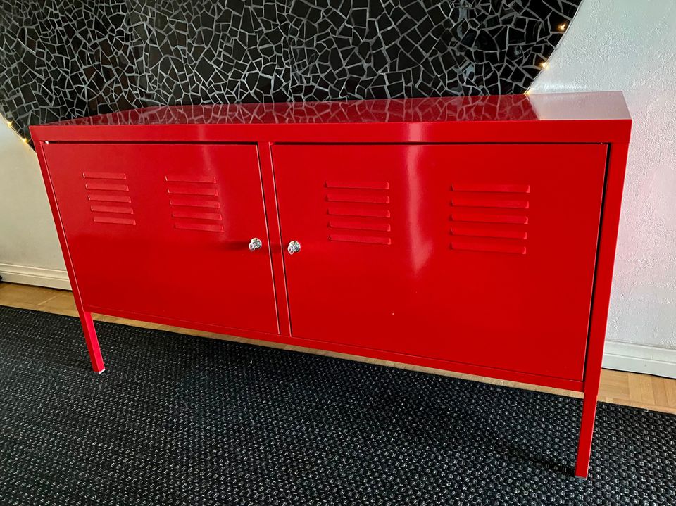 Ikean metallinen PS kaappi, punainen
