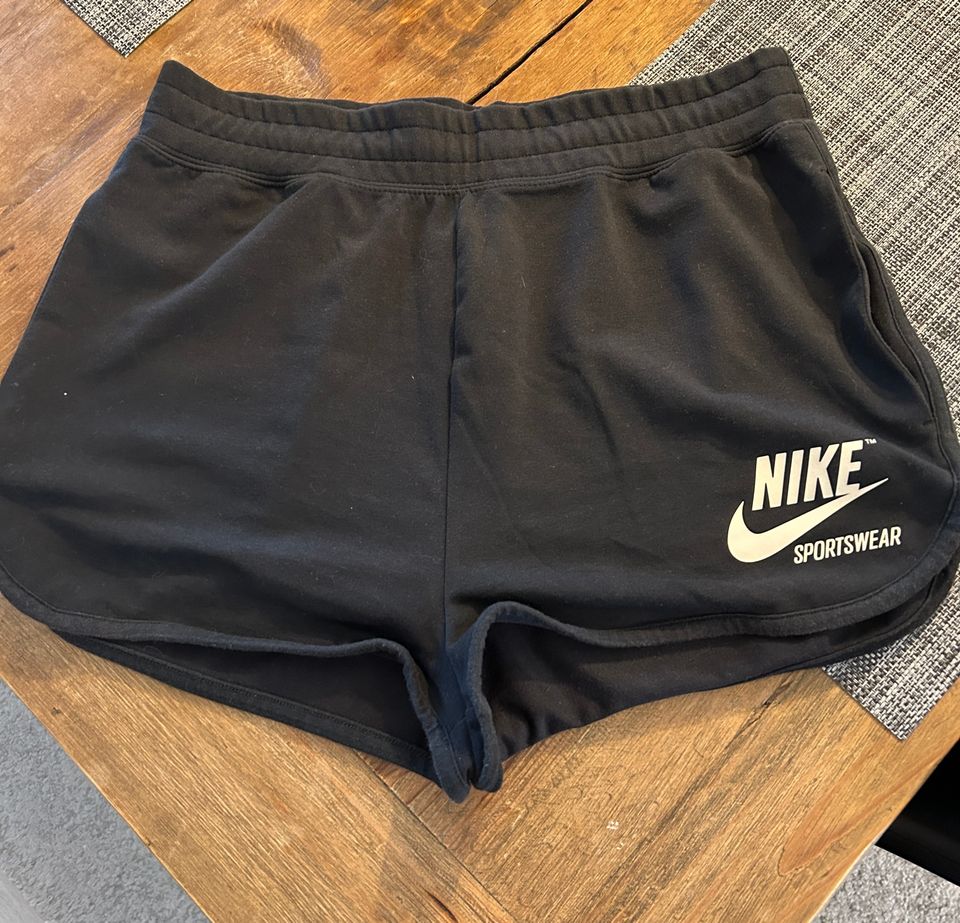 Nike shortsit