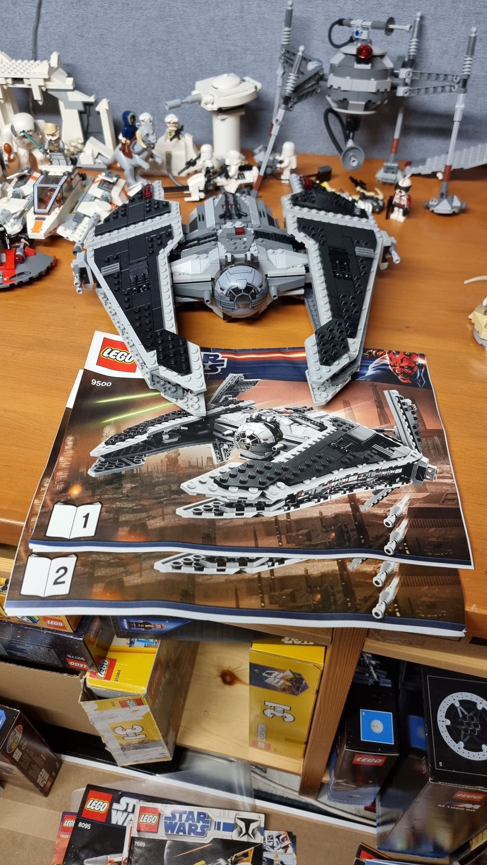 Lego Star Wars 9500 - 
Sith Fury-class Interceptor