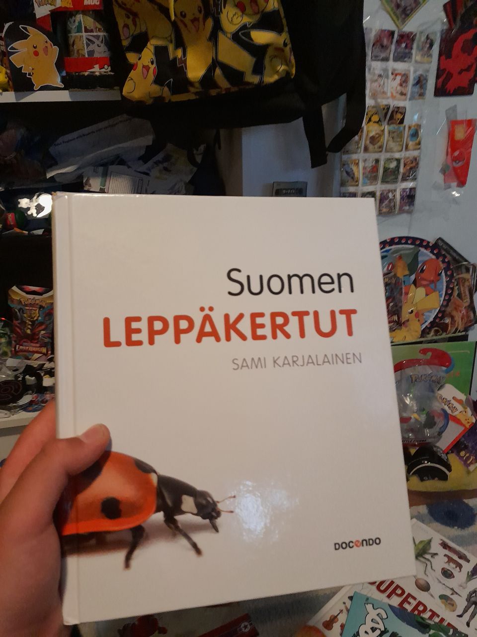 Kovakantinen kirja suomen leppäkertut