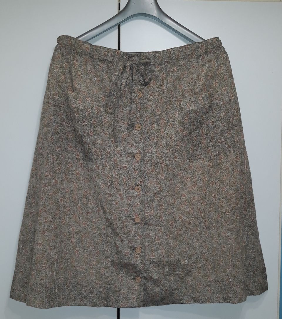 Kukkakuosinen hame (vintage), koko n. 48 / XL