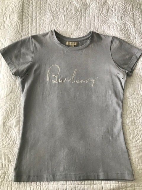 Burberryn käyttämätön naisten T-paita