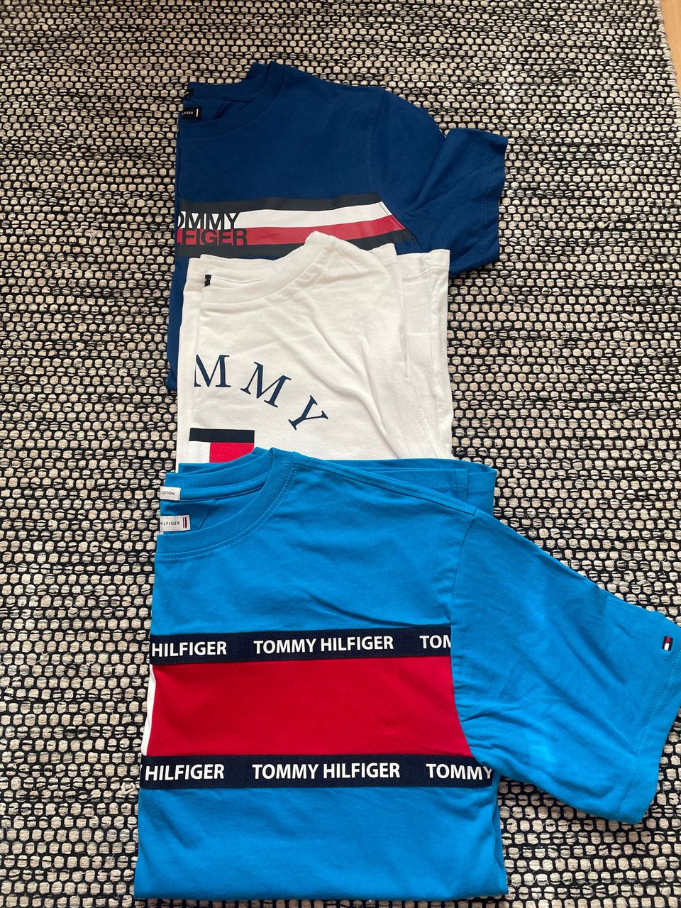 Tommy Hilfiger T-paitoja 3kpl