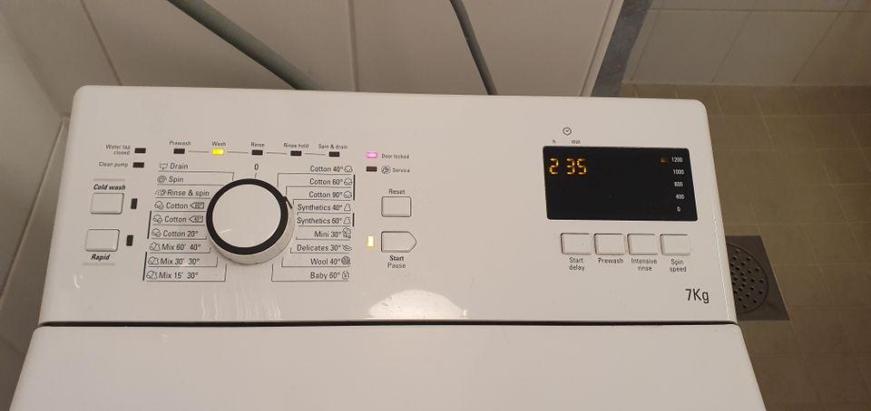 Hotpoint Ariston -pyykinpesukone 7kg täyttö