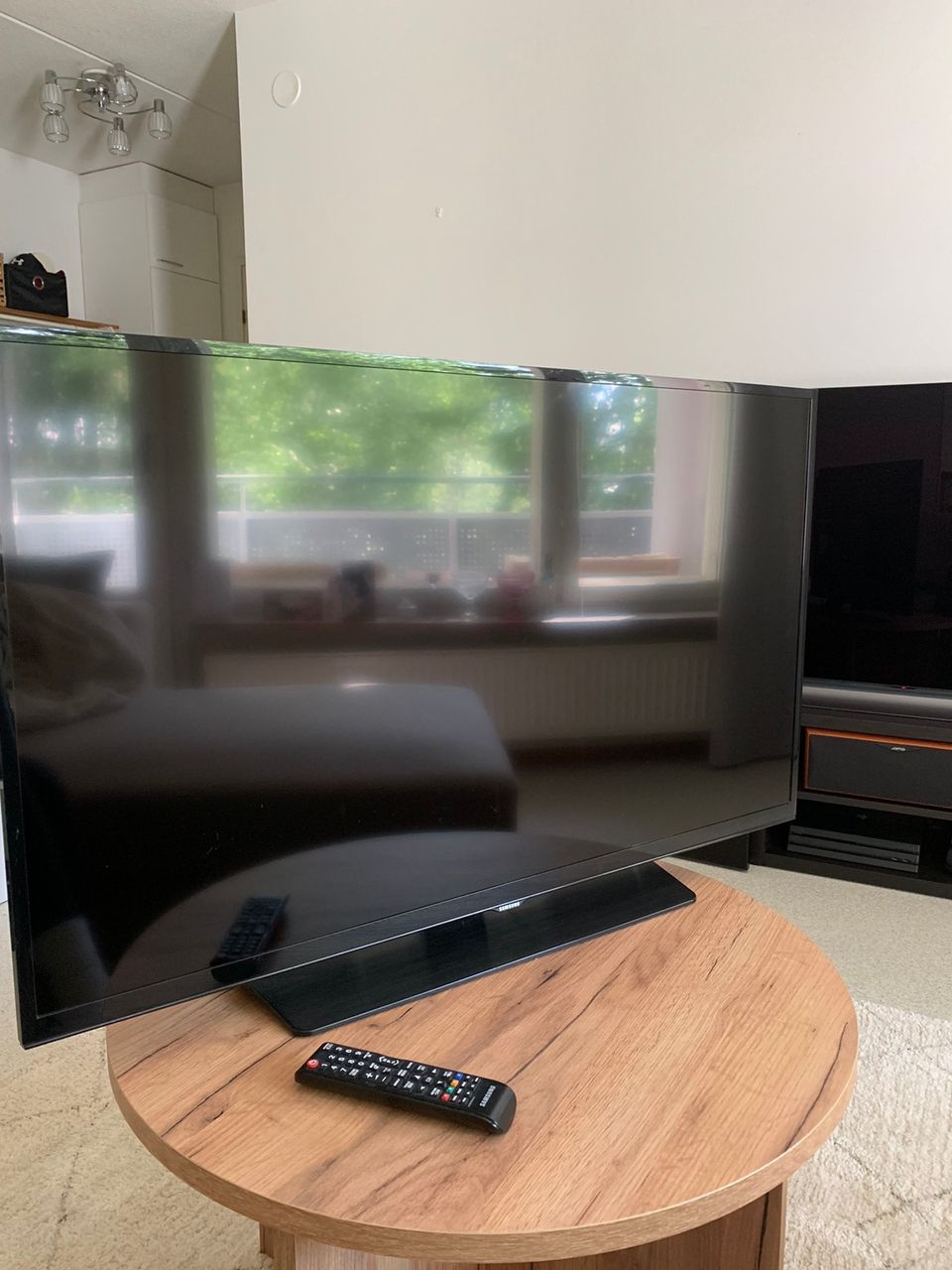 Samsung 40 tuuman TV