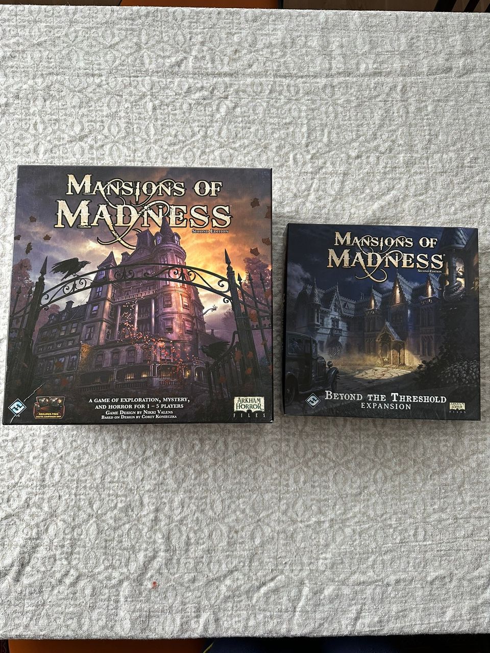 Mansions of madness 2nd edition + Beyond the threshold lisäosa