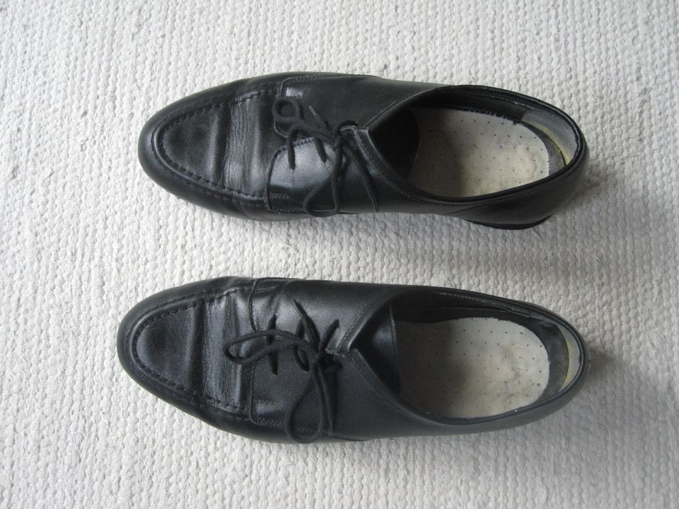 Mustat kengät koko 41