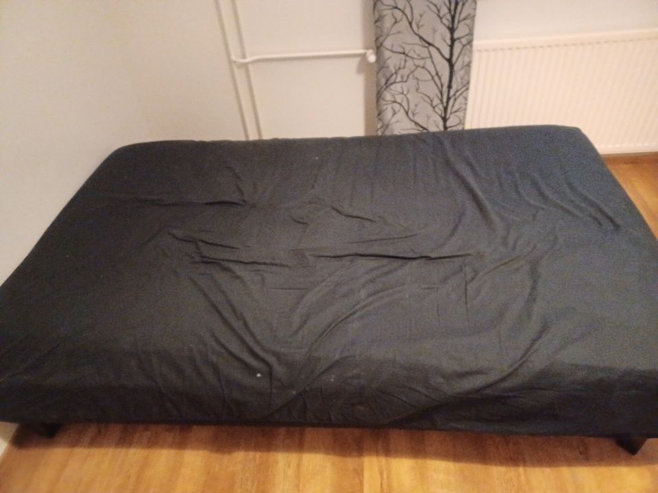 120 cm leveä sänky