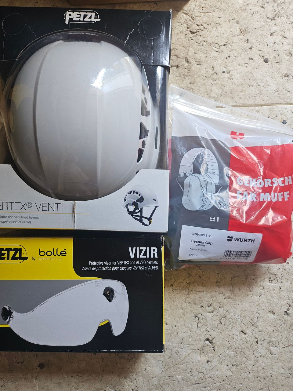 Petzl Vertex kypärä + Bollen suojalasit + kuulonsuojaimet