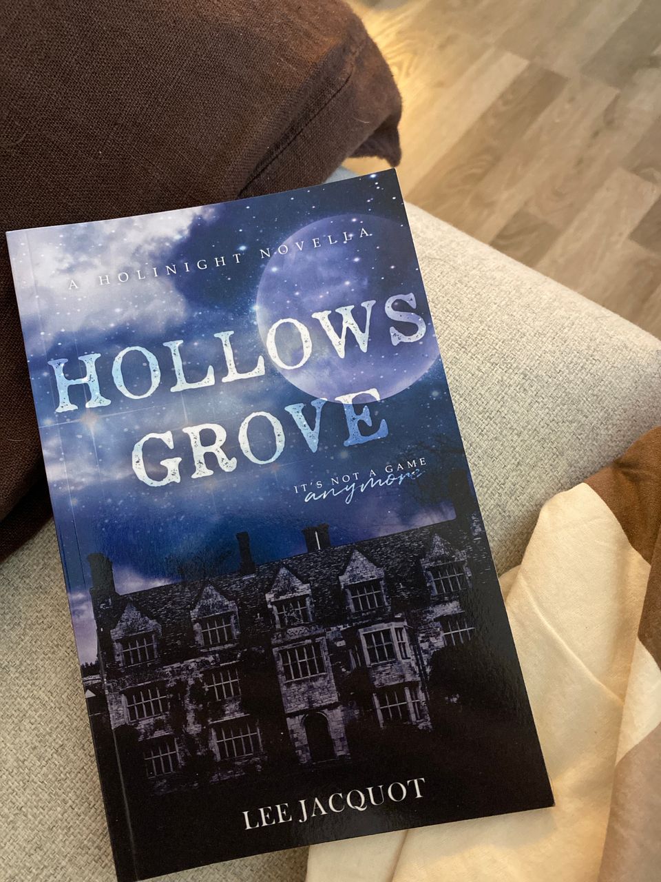 Halloween dark romance, Hollows Grave, Lee Jacquot