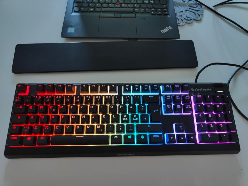 Steelseries Apex 3 pelinäppäimistö