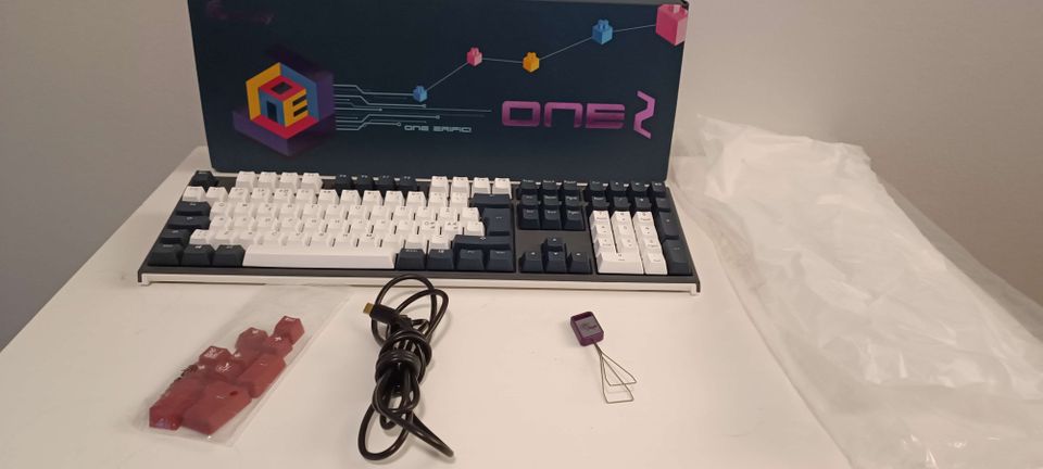 Ducky One 2 Tuxedo (Cherry MX Black)