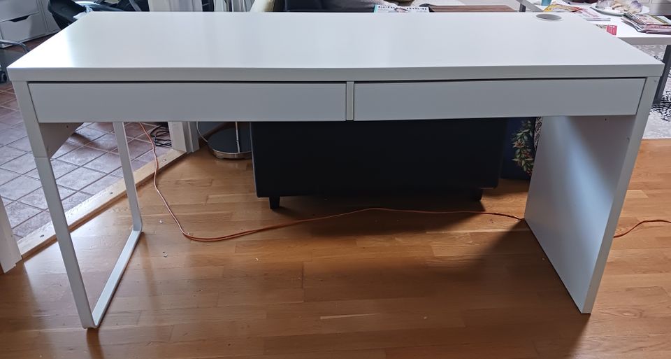 Ikea Micke työpöytä