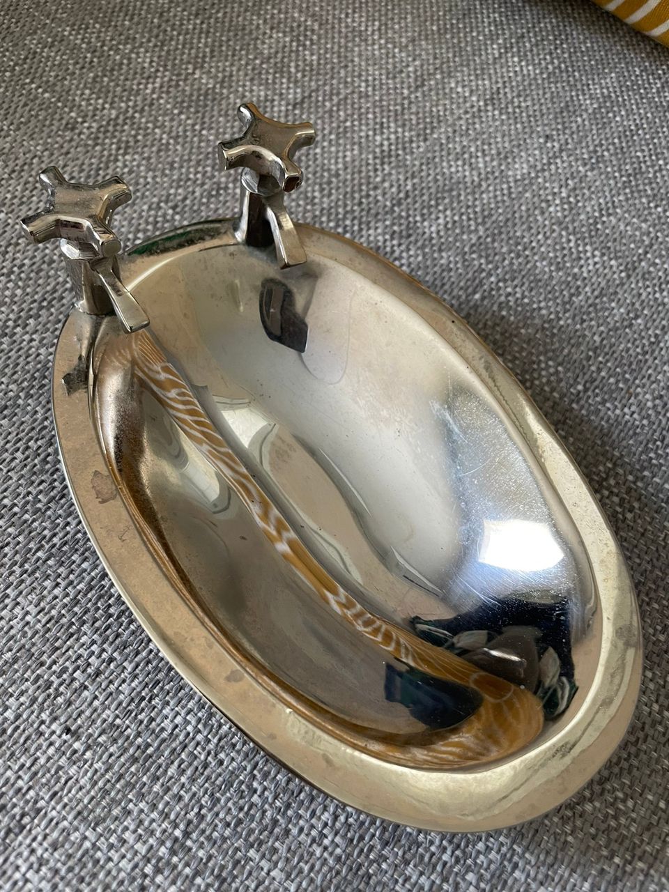 Metallinen mini allas / kylpyallas saippua-alusta
