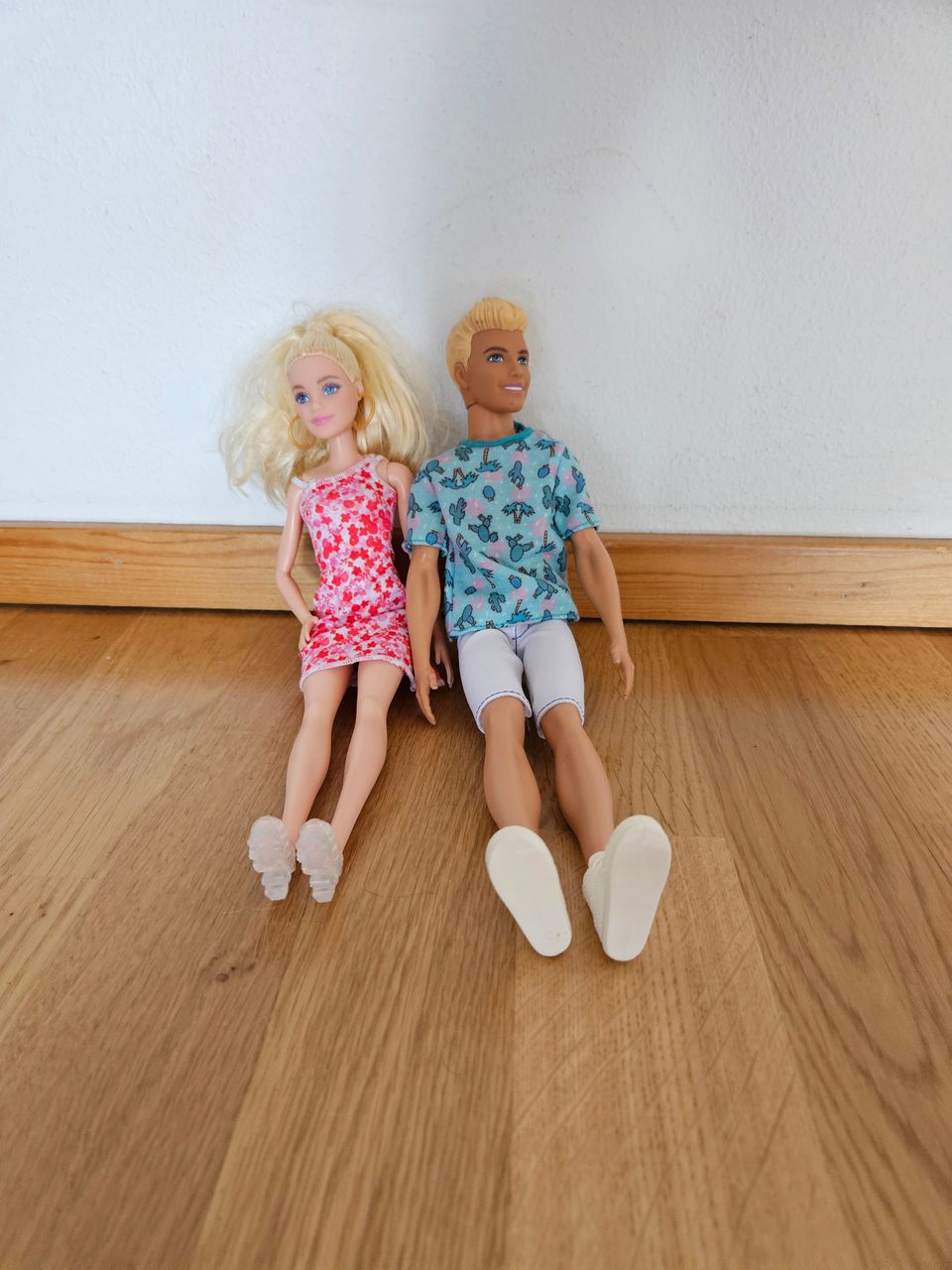 Uudenveroiset Barbie ja Ken