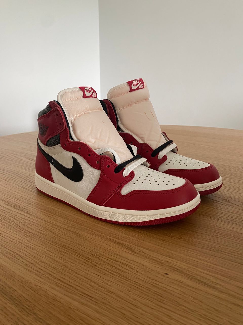 Nike jordan 1 high lost and found