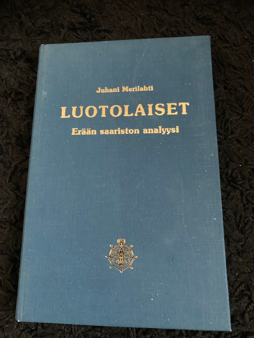 Luotolaiset Erään saariston analyysi