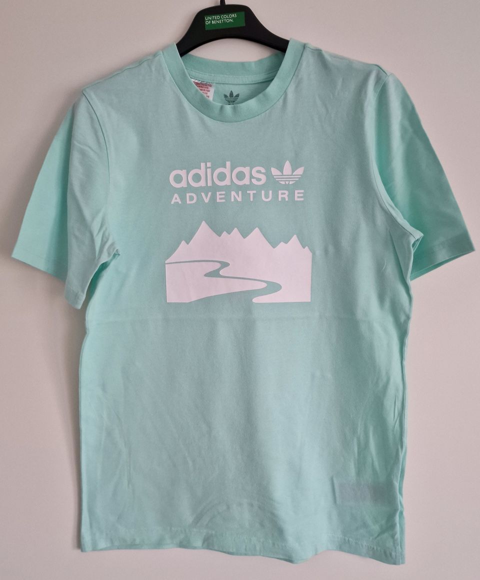 Adidas T-paita