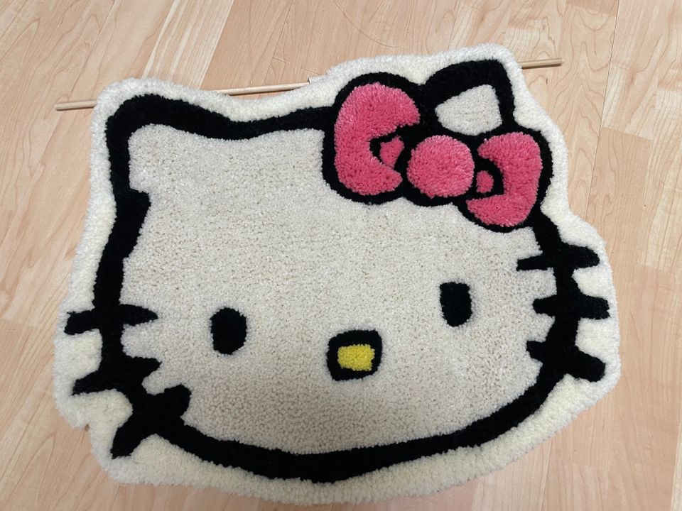 Hello Kitty-ryijy