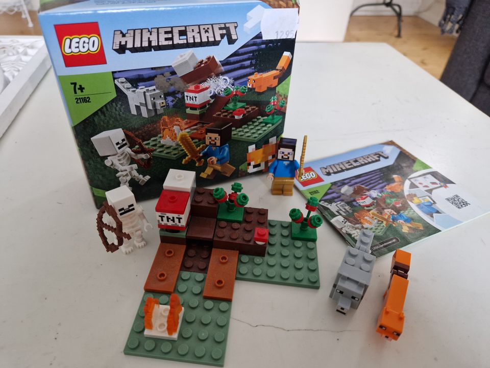 Lego 21162