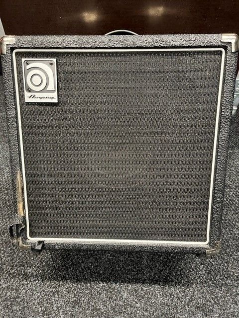 Ampeg BA-108 bassocombo käytetty