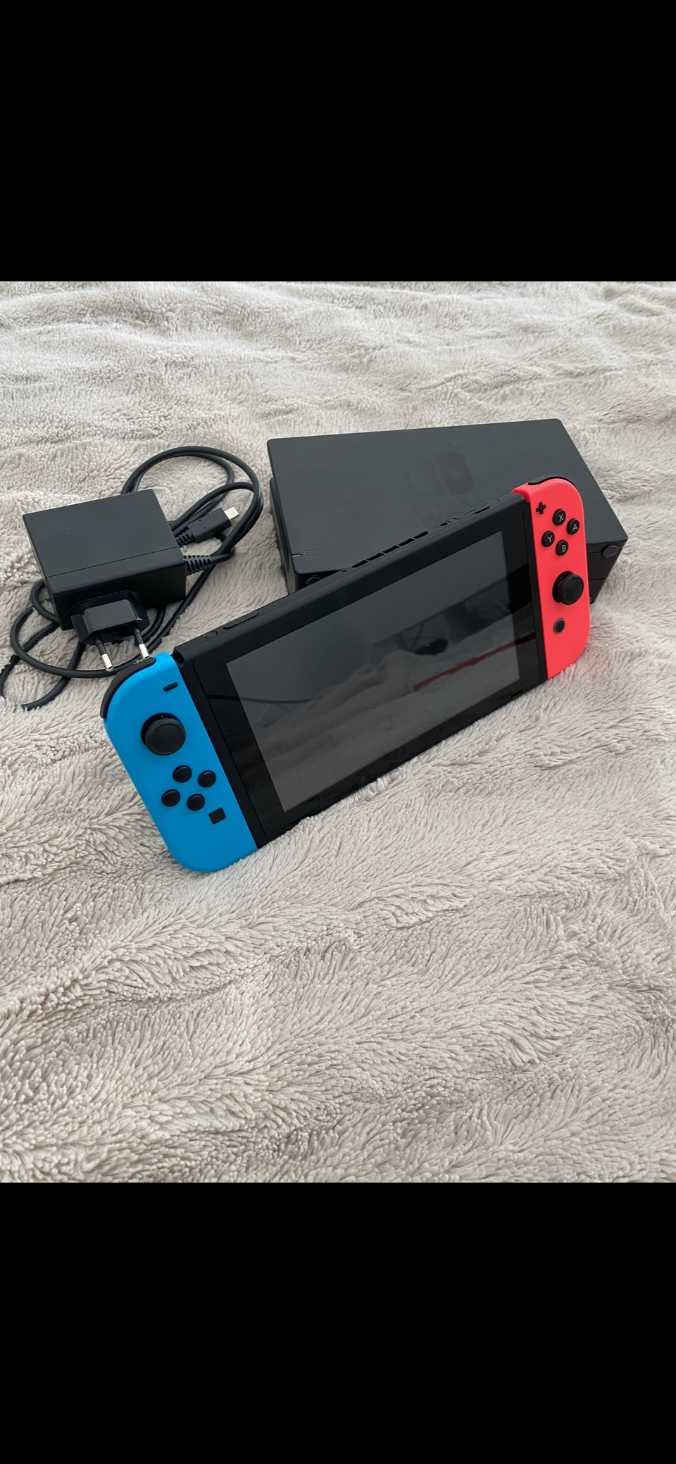 Nintendo Switch- konsoli + peli