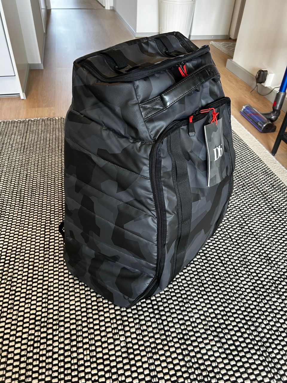 Douchebags The Hugger 60L Black Camo