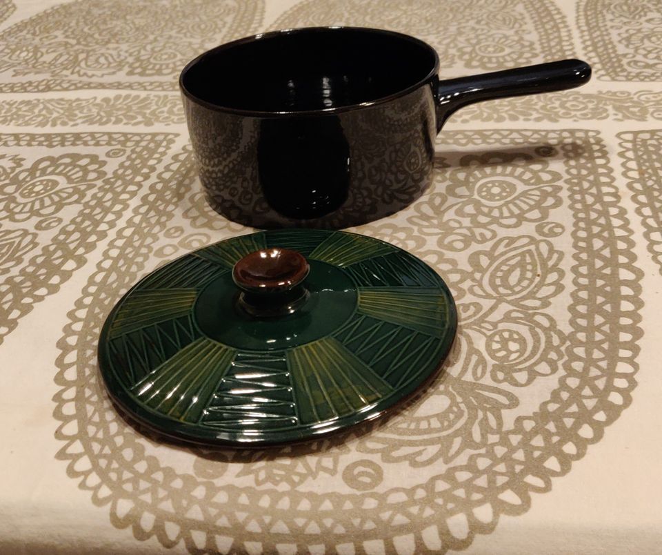 Vintage, kannellinen ja kahvallinen tarjoiluastia, ruotsalainen Gabriel Keramik