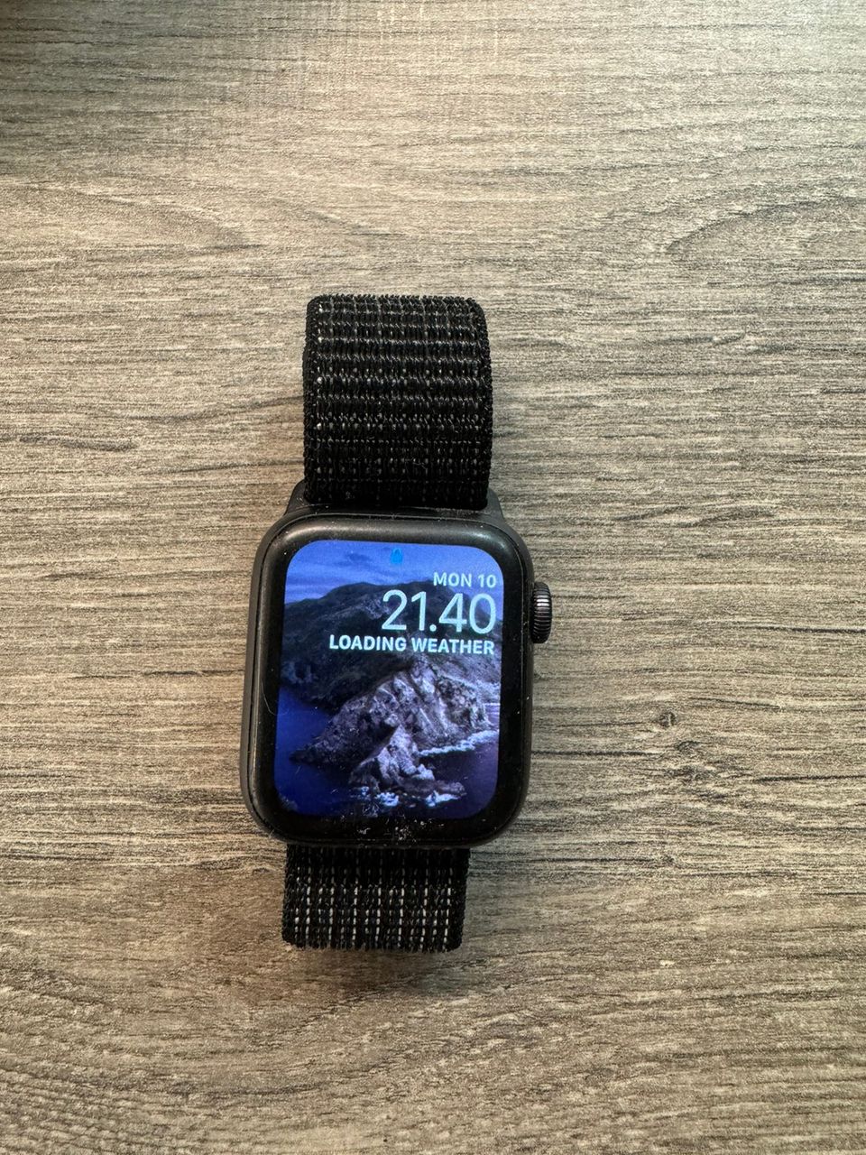 Apple watch se 40mm musta