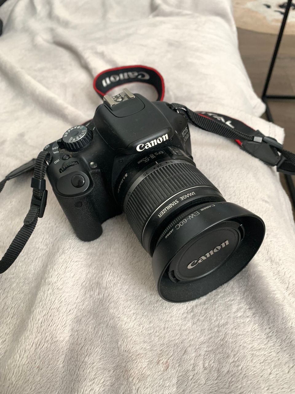 Canon EOS 550d järjestelmäkamera
