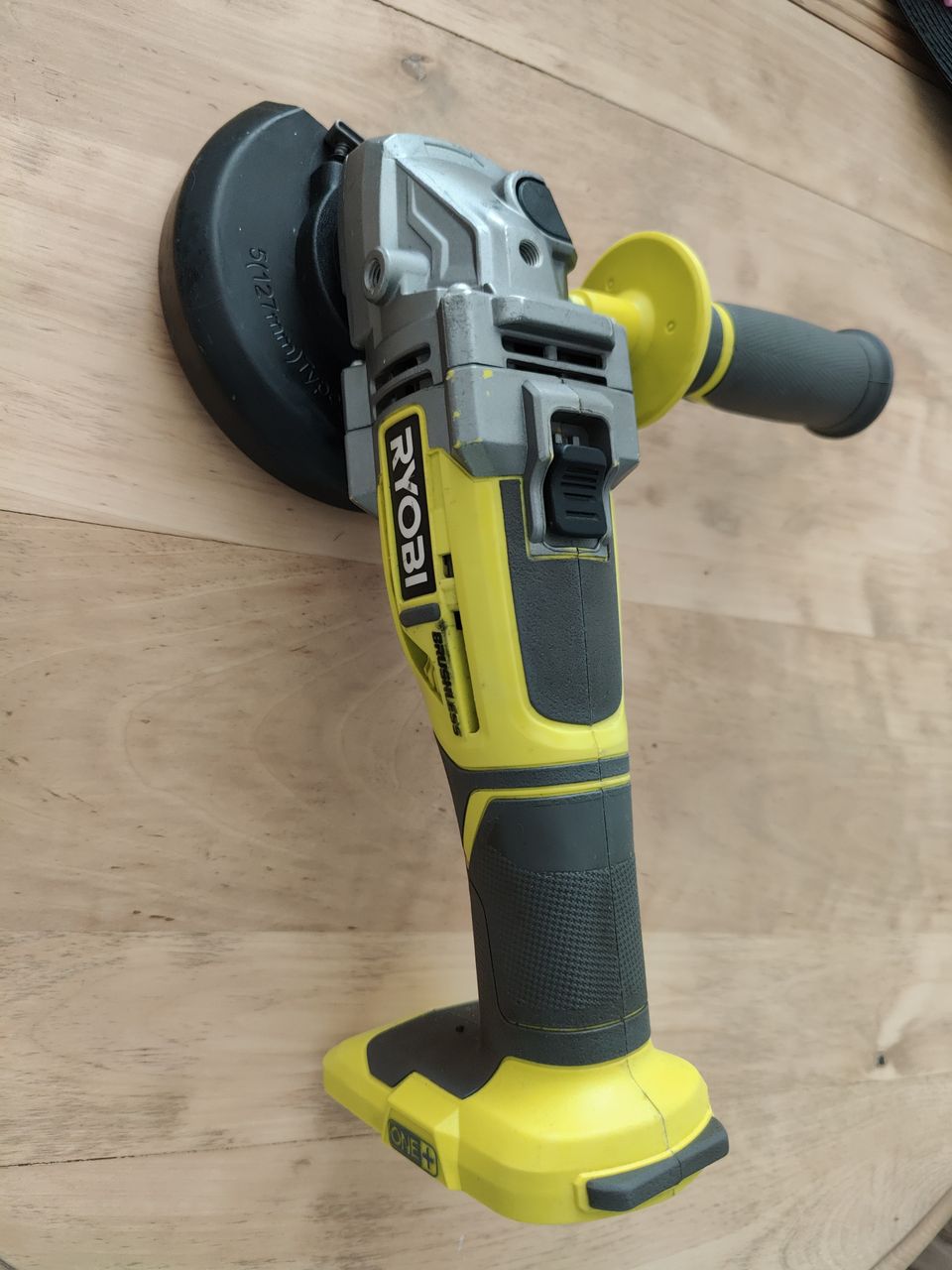 Ryobi One+ 18V hiiliharjaton kulmasaha R18AG7