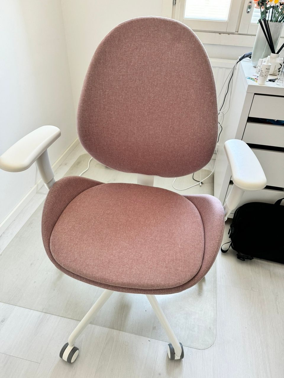 HATTEFJÄLL - Office chair with armrests