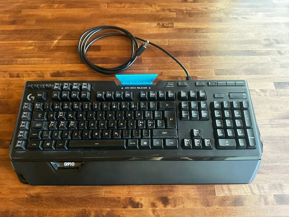 Logitech G910 pelinäppäimistö