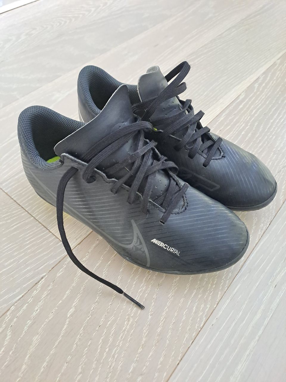 Nike Mercurial nappikset koko 33