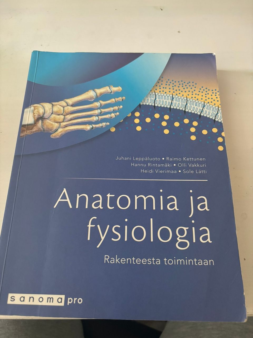 Anatomia ja fysiologia -kirja