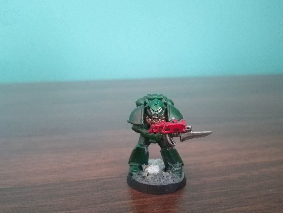 Warhammer 40k vanha space marine figuuri