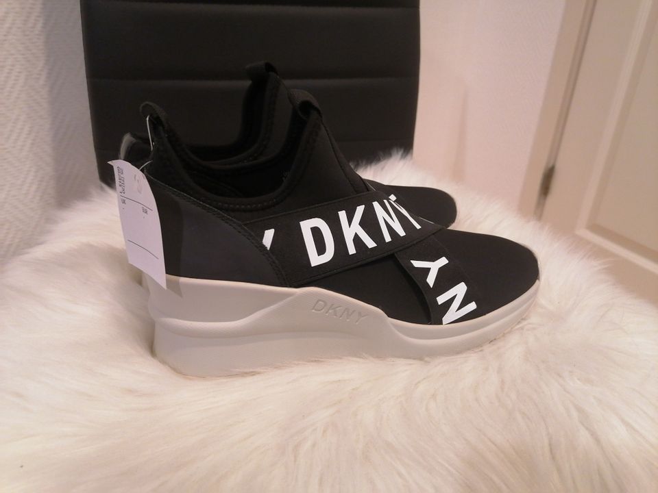 DKNY kiilakorkokengät, koko 40,5