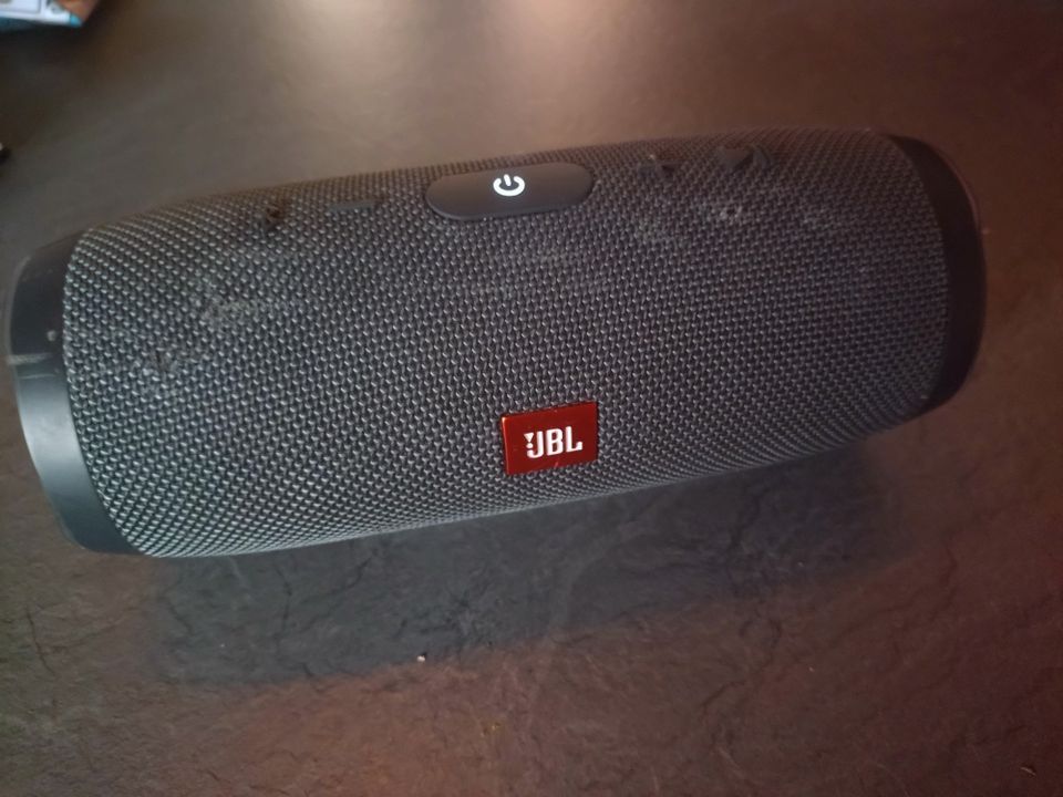 JBL essential