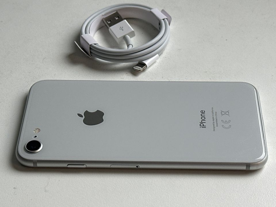 ALE IPhone 8 64GB silver / TAKUU 12kk