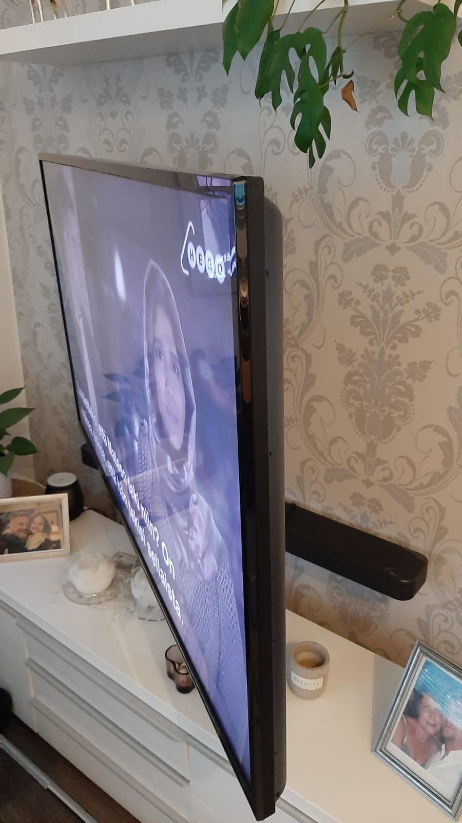 Älytelevisio Procaster 55, ultra HD+ kiinnitysteline seinään. VARATTU