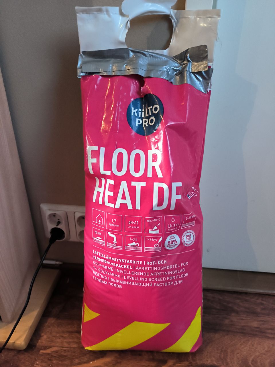 Kiilto Pro Floor Heat DF Lattialämmitystasoite