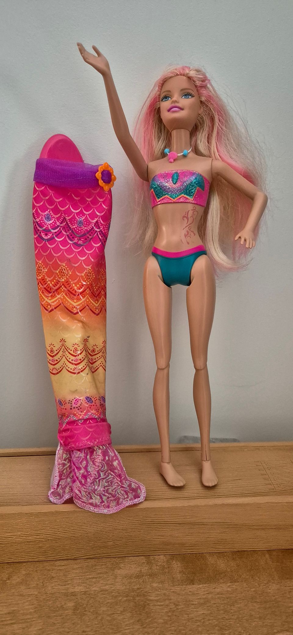 Surffaava mereneito-Barbie