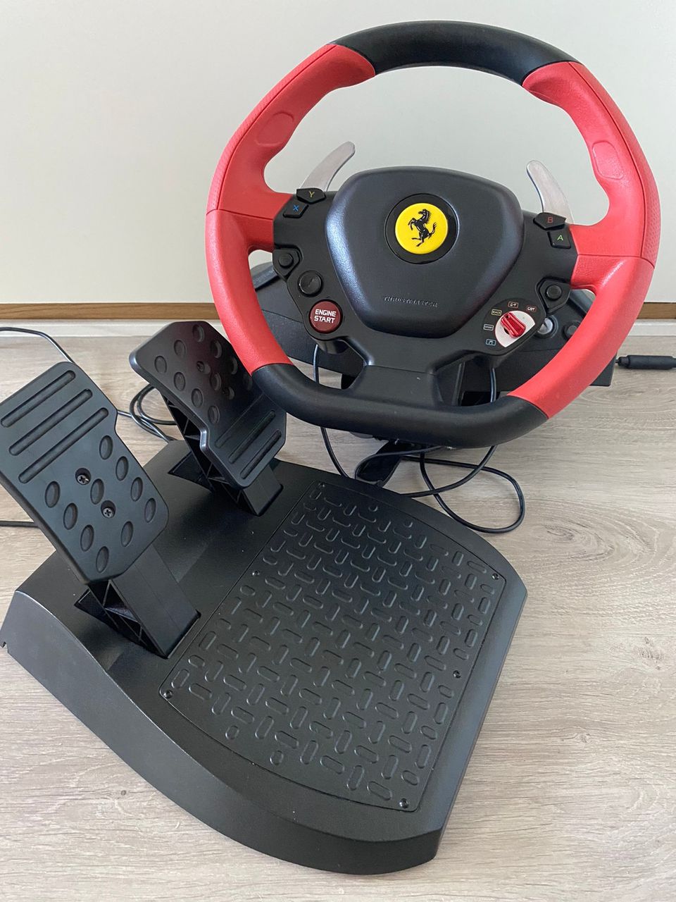 Thrustmaster Ferrari 458 Spider rattiohjain (Xbox X/S & One)