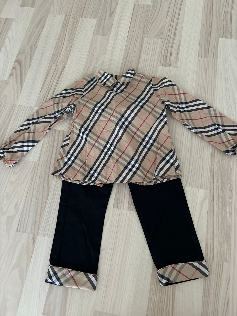 Burberry paita 104cm, kuin uusi