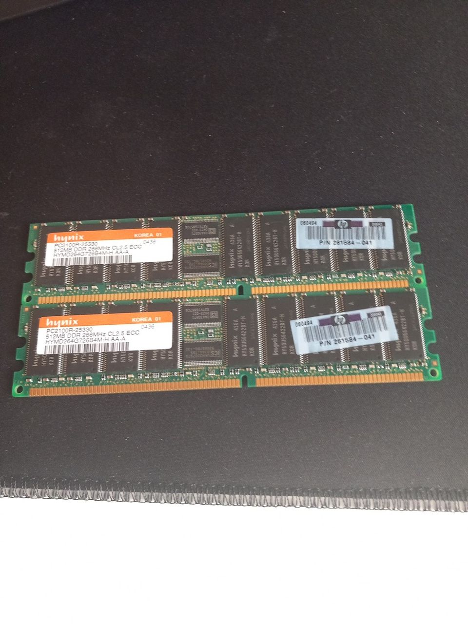 2 kpl Hynix PC2100R 512MB DDR 266MHz CL2.5 ECC