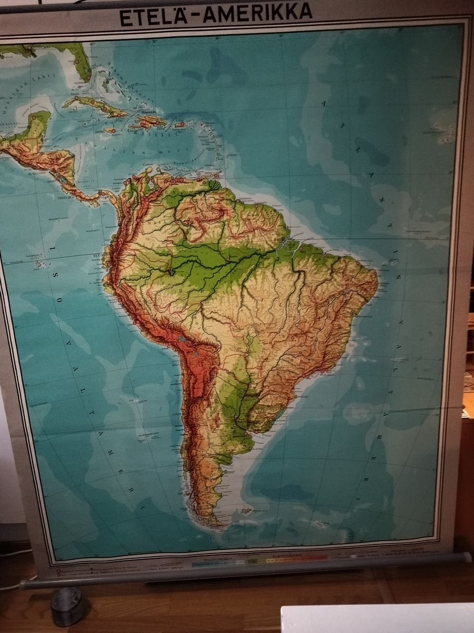 Etelä-Amerikan kartta lev 150 cm kork 180 cm